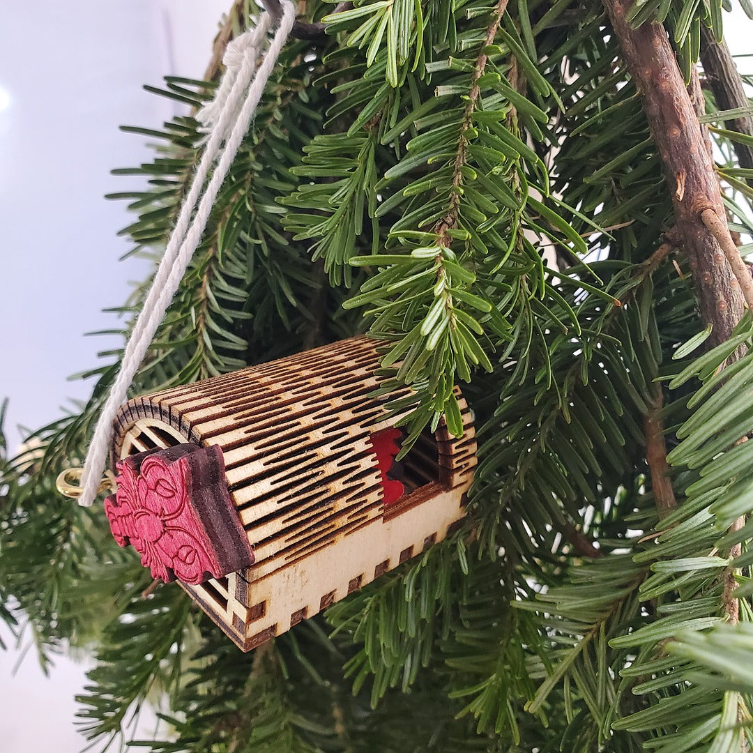 Lobster Trap Ornament – A Tribute to the Maritime Catch